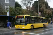 Mesenhohl E MO 762 an der Haltestelle Werden Markt mit der Linie 190 zur Ruhrlandklinik am 25.11.2009.