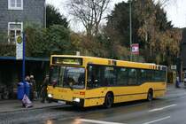 EVAG 3265 (E VG 3265) mit dem E Bus 41 nach Burgaltendorf am 25.11.2009 an der Haltestelle Werden Markt.