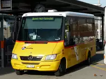 Postauto - Mercedes 616 CDI  AG 22074 bei der Postautohaltestelle beim  Bahnhof Wildegg am 20.11.2009