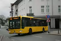 EVAG 4157 (E VG 4157) mit der Linie 142 zum S-Bf Kettwig.
Aufgenommen auf der Haupstr. in Essen Kettwig am 26.11.2009.