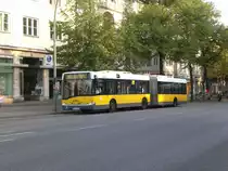 Solaris Urbino auf der Linie 115 nach U-Bahnhof Fehrbelliner Platz an der Haltestelle Zehlendorf Eiche.