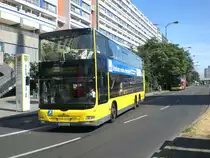 MAN Lion's City DD (Doppelstock) auf der Linie M48 nach Zehlendorf Busseallee an der Haltestelle Mitte Spandauer Stra�e/Marienkirche.