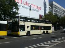 MAN Lion's City DD (Doppelstock) auf der Linie 100 nach S+U Bahnhof Zoologischer Garten am S+U Bahnhof Brandenburger Tor.