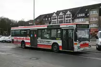 STO 511 (OB ST 9511) mit Werbung f�r die M�belstadt R�ck aufgenommen am Bf Essen Borbeck mit der Linie 143 zum Fr�belplatz in Oberhausen.
27.11.2009