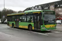 STO 579 (OB ST 9579) mit der Linie 143 nach Oberhausen Fr�belplatz.
Aufgenommen am Bf Essen Borbeck am 27.11.2009.
