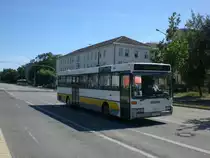 Mercedes-Benz O 405 (Hochflur-Stadtversion) auf der Linie 750 nach Luckenwalde am Hauptbahnhof.