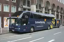 Schmetterling Reisen (FO CM 77) vor dem HDT in Essen am 28.11.2009.