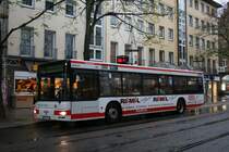 SWN 419 (NE ZS 419) mit Werbung fr Riemel Bedachungen.
Aufgenommen in Neuss an der Schwannstr am 28.11.2009.