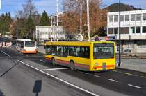 RBS, Worblaufen Nrn. 19/BE 666'119 MAN und 19/BE 464'419 MAN am 4. Dezember 2009 beim Bahnhof Bolligen.