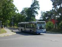 Mercedes-Benz O 405 N (Niederflur-Stadtversion) auf der Linie 663 nach Dallgow-Dberitz Havelpark an der Haltestelle Elstal Unter den Kiefern.