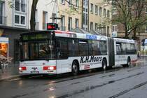 SWN 124 (NE ZS 124) mit Werbung fr K.H Moors Automobile.
Am 28.11.2009 mit der Linie 852 nach Norf.
Aufgenommen an der Schwannstr. in Neuss.