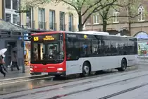 Wagen 7537 (D NM 7537) mit der Linir 828 zur Stadthalle Neus.
Aufgenommen in Neuss an der Schwannstr. am 28.11.2009.