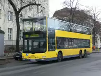 MAN Lion's City DD (Doppelstock) auf der Linie 100 nach S+U Bahnhof Alexanderplatz an der Haltestelle Hertzallee.