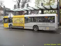 Mercedes O405N� von P�tz Omnibusbetrieb GmbH an Bergisch Gladbach S am 11.11.09. Es handelt sich um wagen 143.
Er tr�gt Beklebung f�t Theegarten Karosserie und Lack GmbH. Die Wagen 163 und 270 sind schon in der Grundlackierung und werden demn�chst ebenfalls diese Beklebung erhalten.