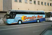 Ein Cityliner wartet auf seine Abfahrt nach Kroatien am ZOB in Stuttgart.