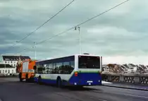 BVB Basel Nr. 811/BS 2811 Mercedes Citaro (ex TPL Lugano) am 17. November 2009 Basel, Mittlere Rheinbr�cke (Anscheinend nach einer Panne wird das Fahrzeug gerade abgeschleppt!)