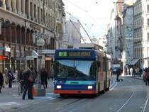 TPG - NAW-Hess-Siemens BGT 5-25 Nr.706 unterwegs auf der Linie 2 in der Stadt Genf am 11.12.2009