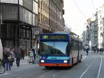 TPG - NAW-Hess-Siemens BGT 5-25 Nr.707 unterwegs auf der Linie 7 in der Stadt Genf am 11.12.2009
