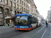 TPG - VanHool Bus Nr.105  GE 960014 unterwegs auf der Linie E in der Stadt Genf am 11.12.2009