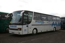 Maass Reisen (CUX J 15) aus Cuxhaven beim Weihnachtsmarkt am Centro Oberhausen.