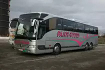 Pajot Tours (JVM 338) aus Belgien beim Weihnachtsmarkt am Centro Oberhausen.