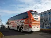 Neoplan Starliner II der Fa. Hartmann-Reisen aus Oberndorf/Neckar steht in Herrenberg-G�ltstein.