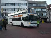 Setra S 328 DT aufgenommen auf dem Parkplatz am M�nster in Ulm, beim Weihnachtmarkt am 08.12.2009