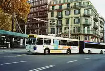 TL Lausanne Nr. 780 NAW/Lauber Trolleybus am 19. November 2009 Lausanne, Chauderon (mit Vollwerbung f�r  P+R )