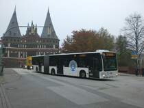 Mercedes-Benz O 530 II (Citaro Facelift) auf der Linie 30 nach Travemnde an der Haltestelle Holstentorplatz.