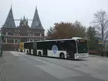 Mercedes-Benz O 530 II (Citaro Facelift) auf der Linie 30 nach Travem�nde an der Haltestelle Holstentorplatz.