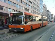 TPG - Mercedes O 405 G  Nr.253  GE 96359 unterwegs auf der Linie 29 bei der Haltestelle Lyon am 11.12.2009