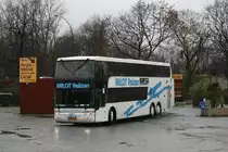 Milot Reizen (BR NZ 48) aus den Niederlanden ist gerade mit Besuchern f�r den Weihnachtsmarkt in Essen angekommen.
Aufgenommen auf dem Busparkplatz Hachestr.