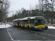 Solaris Urbino auf der Linie M11 nach S-Bahnhof Sch�neweide am U-Bahnhof Oskar-Helene-Heim.