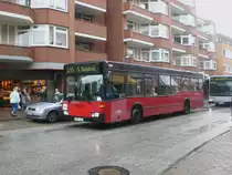 Mercedes-Benz O 405 N (Niederflur-Stadtversion) auf der Linie 235 nach S-Bahnhof Reinbek am S-Bahnhof Bergedorf.
