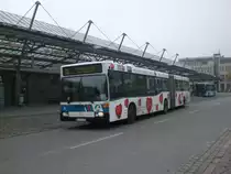 Mercedes-Benz O 405 N (Niederflur-Stadtversion) auf der Linie 16 nach Krummesse am ZOB/Hauptbahnhof.
