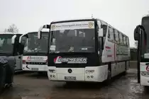 Leineweber Reisen (KLE RL 590) beim Weihnachtsmarkt in Essen.
Aufgenommen an der Hachestr. in Essen am 8.12.2009.