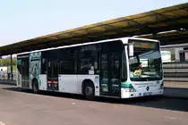 Mercedes-Benz Citaro Facelift 2K5 1998, zugeteilt bei Stadtverkehr Sokolov (Falkenau) von Autobusy Karlovy Vary, macht Pause am Busbahnhof, 10. 4. 2009. 