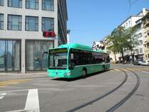 Mercedes Citaro mit der Betriebsnummer 807 bei der Einfahrt in die Spiegelgasse Richtung Schifflnde. Die Aufnahme stammt vom 09.08.2009.