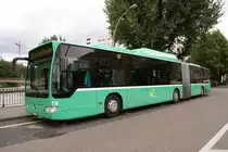 Mercedes Citaro mit der Betriebsnummer 718 an der Endstation der Linie 36 in Kleinh�ningen. Die Aufnahme stammt vom 14.09.2008.