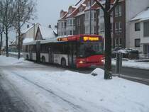 Dieser Solaris Urbino f�hr gerade auf der Linie 79 zum BF Vegesack und kommt von der Schleife in Aumund-Hammersbeck. Aufgenommen am 06.01.2010 an der Hammersbecker Stra�e.
