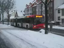Dieser Solaris Urbino f�hr gerade auf der Linie 79 zum BF Vegesack und kommt von der Schleife in Aumund-Hammersbeck. Aufgenommen am 06.01.2010 an der Hammersbecker Stra�e.