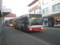 MAN NL 202, Wagen 4332 auf der Linie 74 von Schwanewede nach Marssel aufgenommen an der Gerhard-Rohlfs Stra�e in Brenmen-Vegesack. Leider sind sie bis auf 2 Busse alle weg. Ich trauere sehr um dies wunderbaren Busse. Sie haben auf Grund der Euro 1 Norm haben sie Keine Feinstaubplakette mehr bekommen. Ausgestattet mit dem 157Kw/213 PS D 0826 LUH 04 Motor und ZF 5 HP 500 Automatikgetriebe. 
