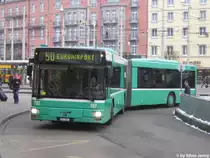 BVB Nr. 767 (MAN A23) am 7.1.2010 beim SBB Bahnhof. Die Linie 50 stellt schweizweit eine Einzigartigkeit dar, denn es ist die einzige Linie, die durch Postauto gefahren wird, aber dass eine andere Verkehrsbetriebe das Fahrzeug  stellt.