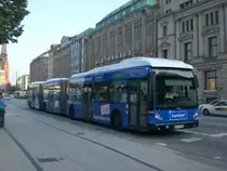Van Hool AGG 300 auf der Linie 5 nach Bahnhof Burgwedel am S+U Bahnhof Jungfernstieg.