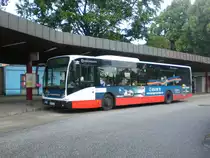 Van Hool AG 300 auf der Linie 191 nach Grothwisch am U-Bahnhof Niendorf Markt.