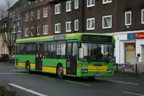 Urban Reisen 352 (BOT LB 402) am Bf Oberhausen Osterfeld,29.12.2009 mit der Linie 953.
