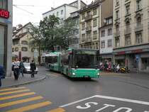 MAN Bus mit der Betriebsnummer 781 biegt in die Spiegelgasse ein und f�hrt zur Haltestelle Schiffl�nde. Bei der Aufnahme musste die Linie 34 an der schiffl�nde wenden. Die Aufnahme stammt vom 18.07.2009.