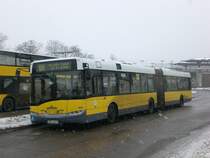 Solaris Urbino auf der Linie 109 nach Flughafen Tegel an der Hertzallee.