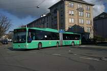 Mercedes Citaro mit der Betriebsnummer 712 f�hrt in die Haltestelle Peter Rot-Strasse ein. Die Aufnahme stammt vom 18.01.2010.