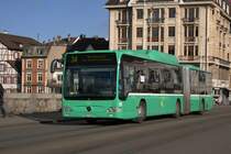 Mercedes Citaro mit der Betriebsnummer 711 f�hrt �ber die Mittlere Rheinbr�cke Richtung Schiffl�nde. Die Aufnahme stammt vom 18.01.2010.